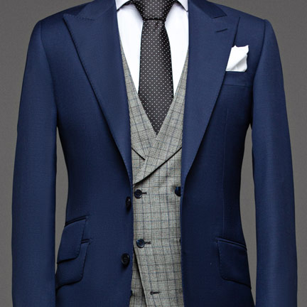 Blauer Anzug graue Weste