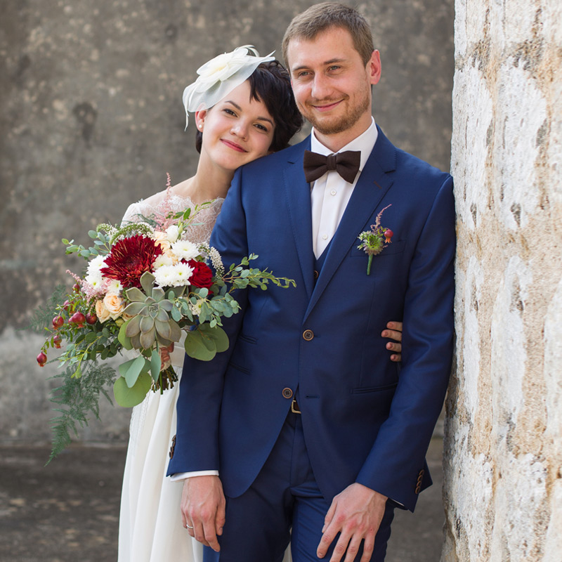 Maßgeschneiderter Hochzeitsanzug nach Wunsch. 3 Teilig mit Jacket, Hose und Weste.