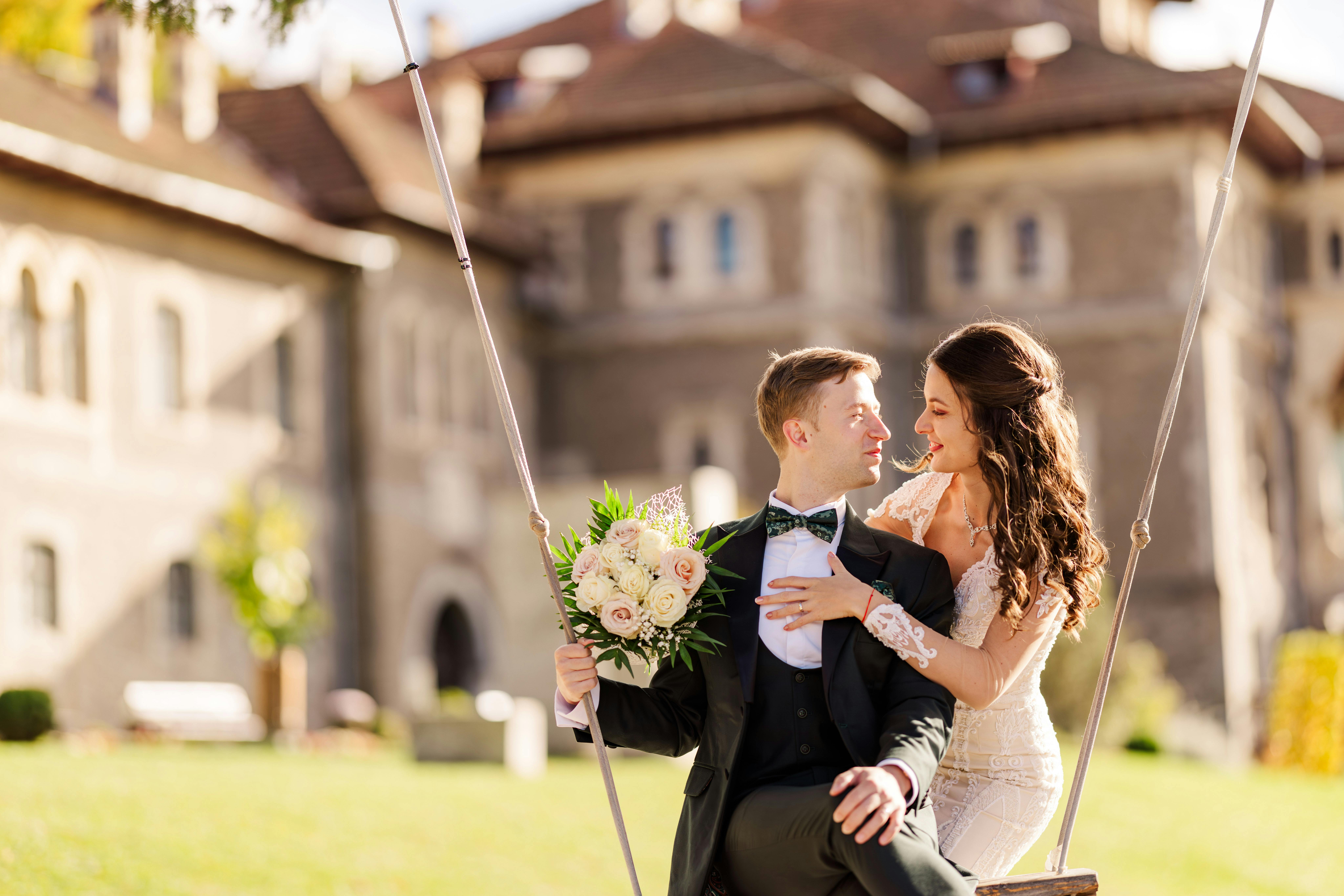 Im kleinen Kreis heiraten: Kleider für das Standesamt